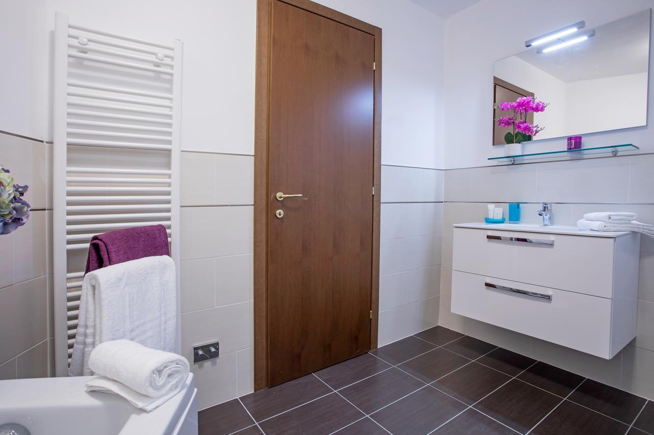 Ossuccio Grande C Home With Pool Sleeps 12 By Italian Apartments Como Ngoại thất bức ảnh