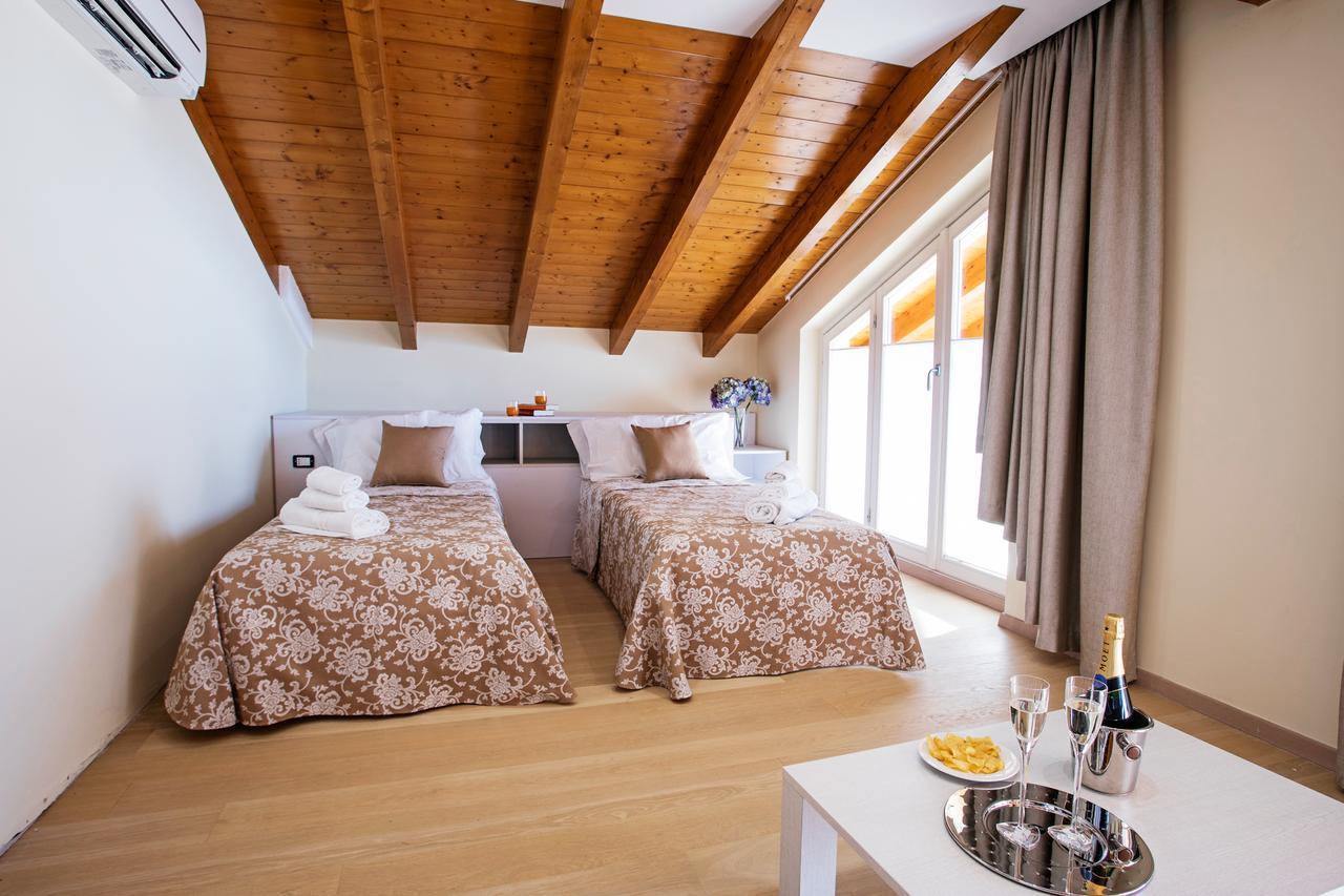 Ossuccio Grande C Home With Pool Sleeps 12 By Italian Apartments Como Ngoại thất bức ảnh
